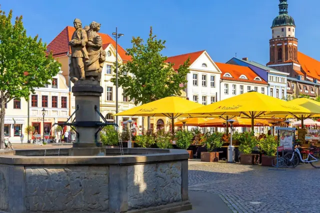 Innenstadt von Cottbus mit Marktplatz und Gebäuden