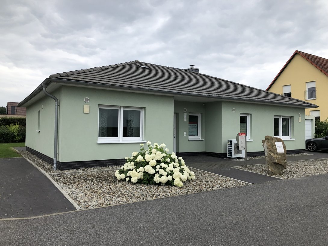 Außenansicht Musterhaus Großkoschen bei Senftenberg Baugesellschaft Brechel